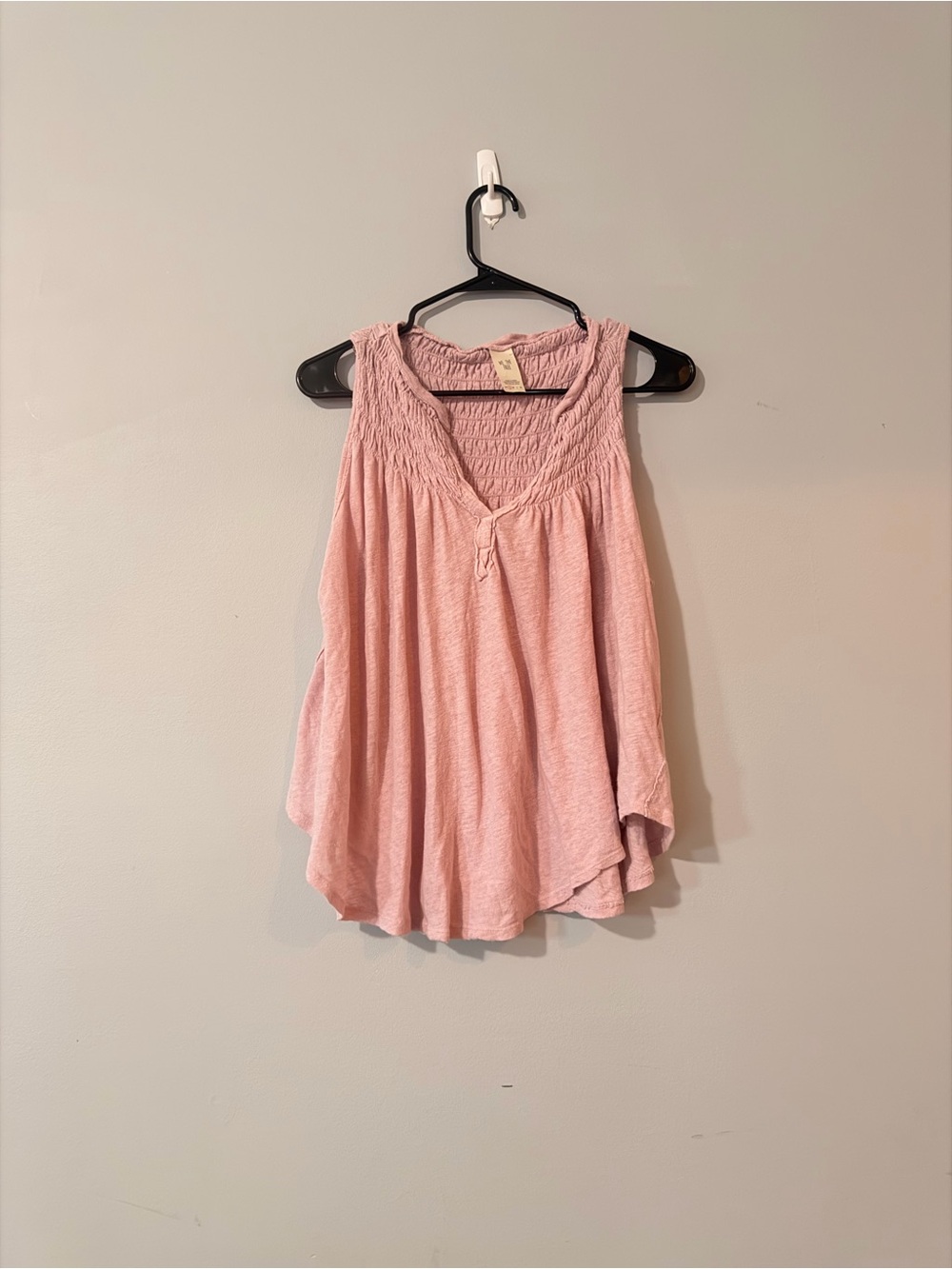 Free People/We The Free Sleeveless Smocked V-Neck Tank Top - Blush Pink